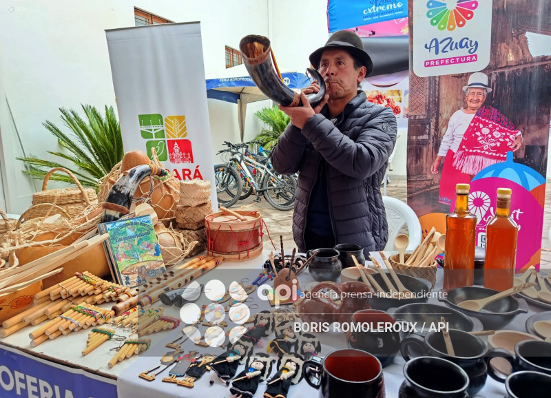 CUENCA-EXPOFERIA-CAFE LOJANO