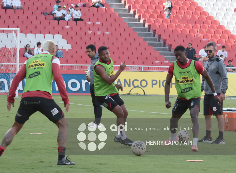 FBL LIGAECUABET LIGA Q VS TECNICO