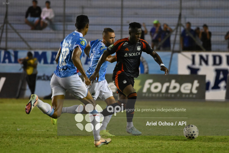 FBL-LIGA ECUABET-MANTA-EMELEC