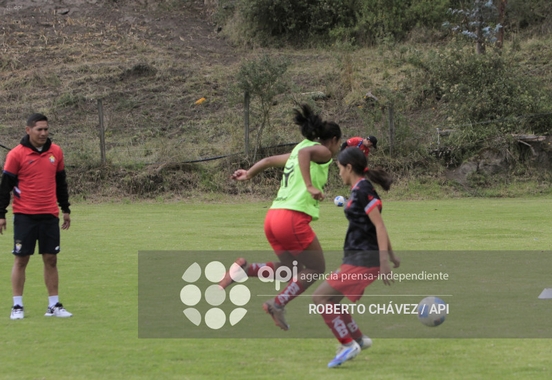 FBL SUPERLIGA FEMENINA MACARA VS EL NACIONAL