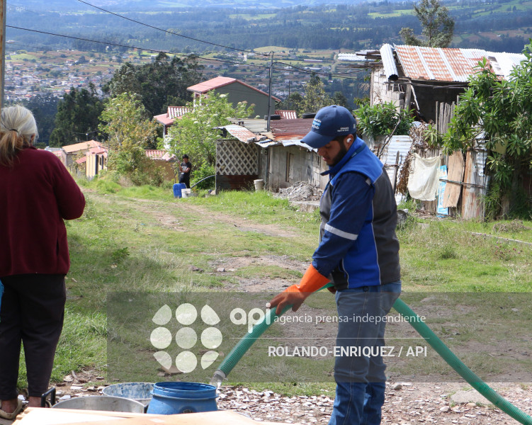 ESCACES DE AGUA 39 SECTORES DE QUITO