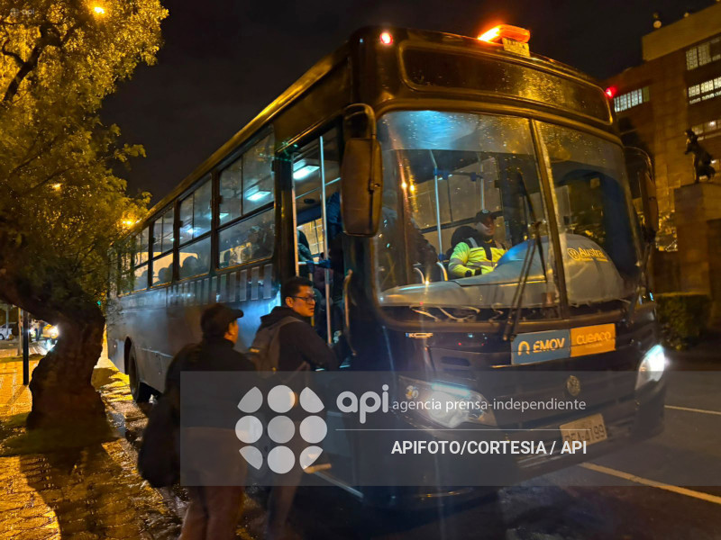 CUENCA-SIN TRANSPORTE URBANO