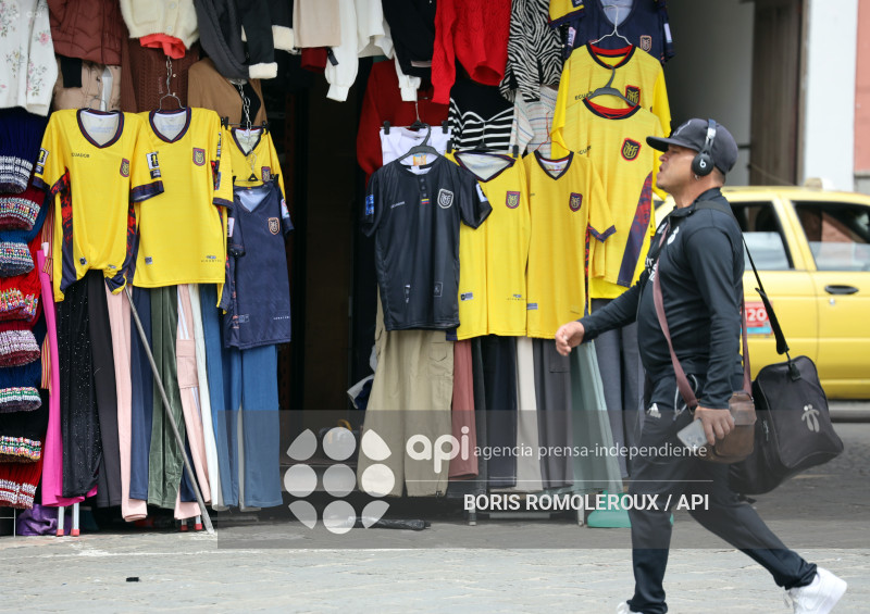 CUENCA-COMERCIO CAMISETAS MUNDIAL ECUADOR