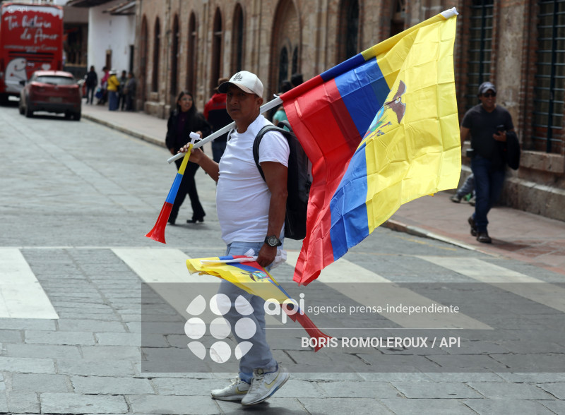 CUENCA-COMERCIO CAMISETAS MUNDIAL ECUADOR