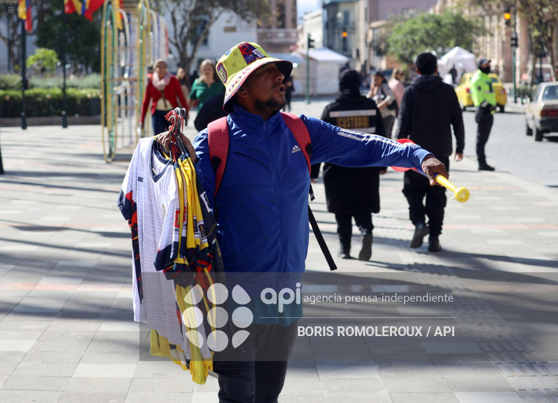 CUENCA-COMERCIO CAMISETAS MUNDIAL ECUADOR