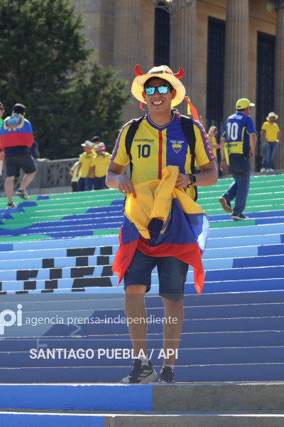 BANDERAZO ECUATORIANO POR LA TRI EN FILADELFIA