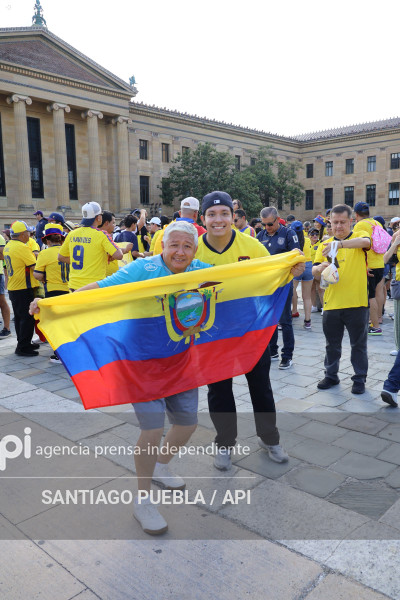 BANDERAZO ECUATORIANO POR LA TRI EN FILADELFIA
