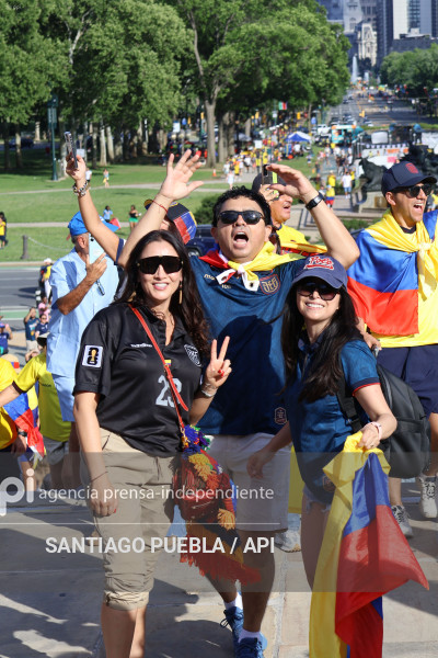 BANDERAZO ECUATORIANO POR LA TRI EN FILADELFIA