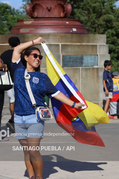 BANDERAZO ECUATORIANO POR LA TRI EN FILADELFIA