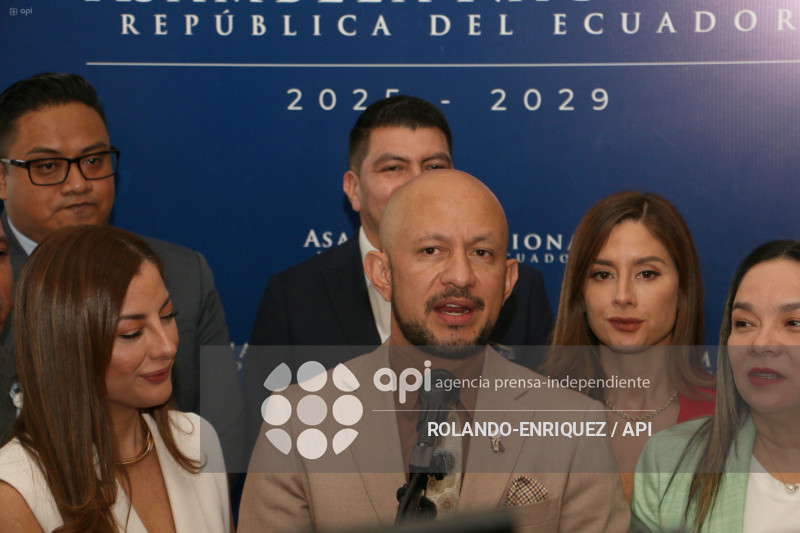 RUEDA DE PRENSA ADN