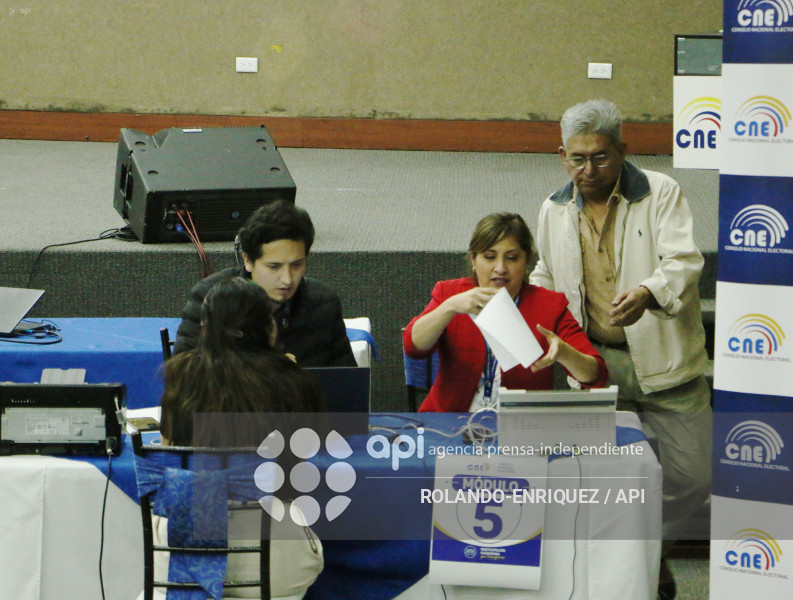 RAMIRO RIVERA POSTULACION AL CPCCS