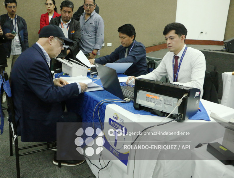 RAMIRO RIVERA POSTULACION AL CPCCS