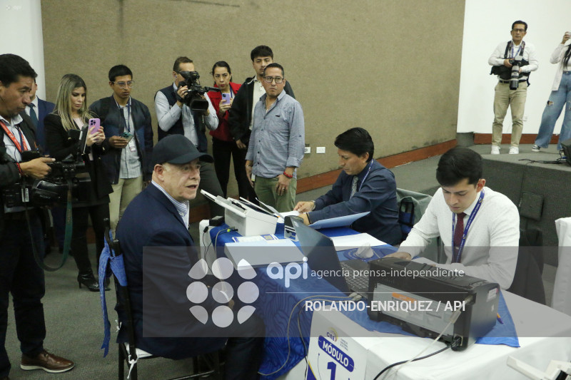 RAMIRO RIVERA POSTULACION AL CPCCS