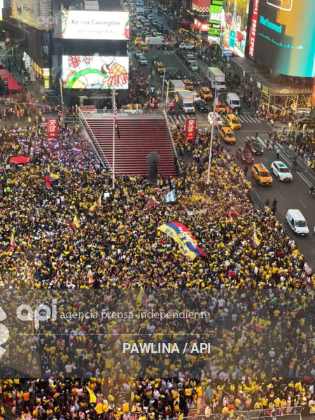 BANDERAZO ECUATORIANO EN MANHATTAN EEUU