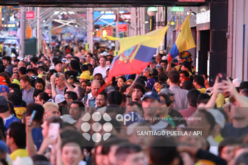BANDERAZO ECUATORIANO EN MANHATTAN EEUU