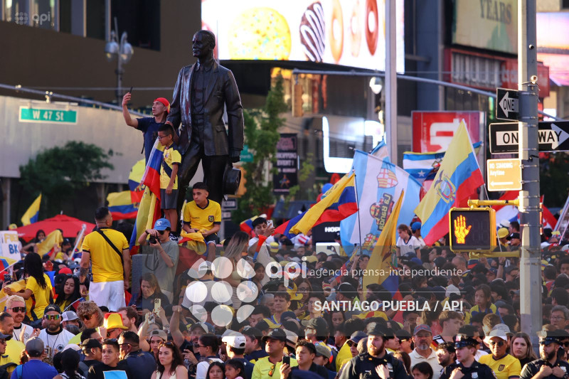 BANDERAZO ECUATORIANO EN MANHATTAN EEUU