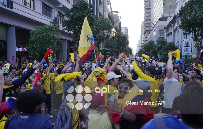 GYE-FESTEJO HINCHAS