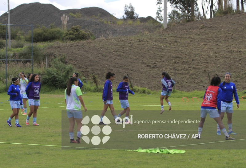 FBL SUPERLIGA FEMENINA MACARA VS U CATOLICA