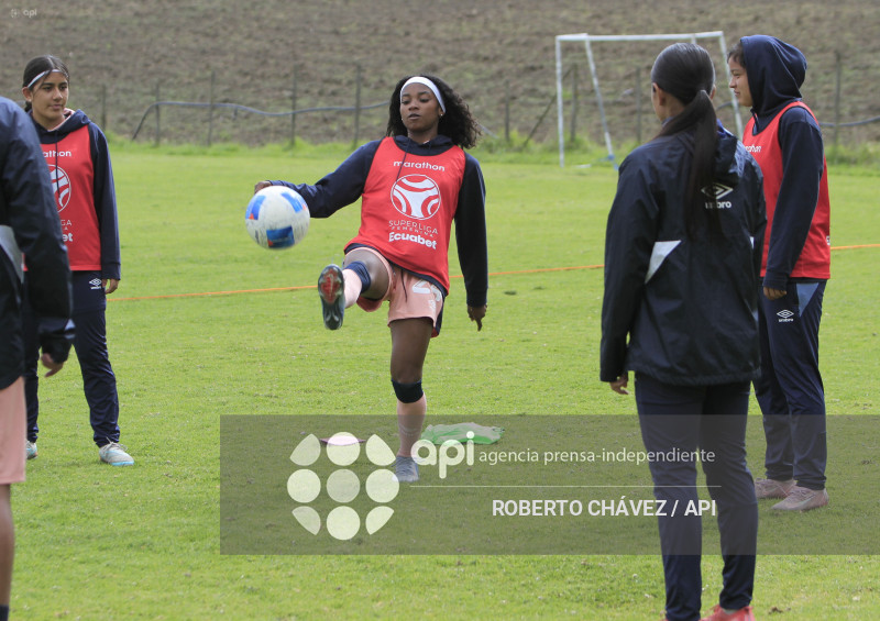 FBL SUPERLIGA FEMENINA MACARA VS U CATOLICA