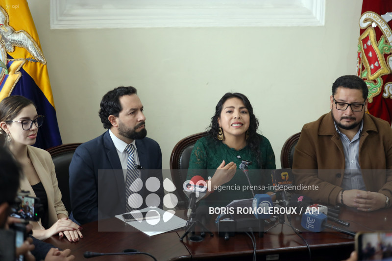CUENCA-ALCALDESA MARISOL PEÑALOZA-ASAMBLEISTAS