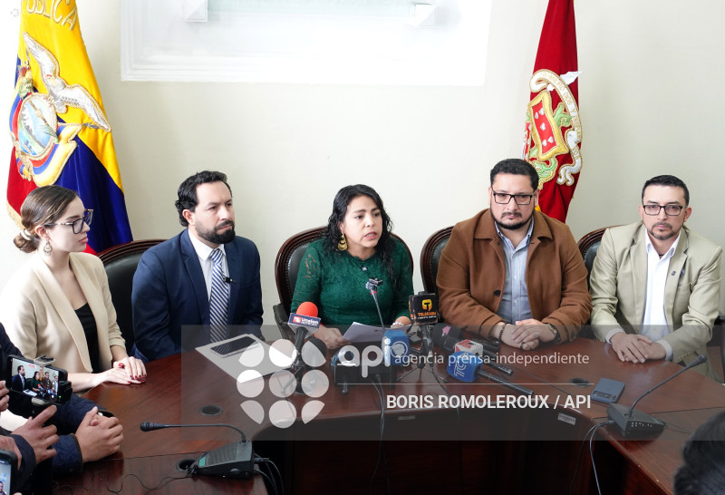 CUENCA-ALCALDESA MARISOL PEÑALOZA-ASAMBLEISTAS