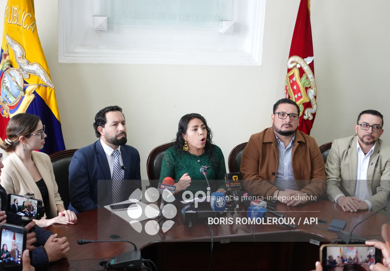 CUENCA-ALCALDESA MARISOL PEÑALOZA-ASAMBLEISTAS