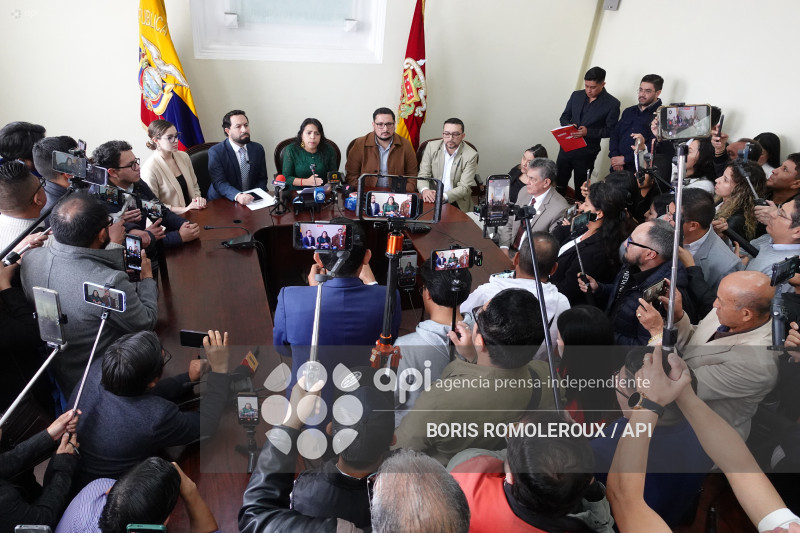 CUENCA-ALCALDESA MARISOL PEÑALOZA-ASAMBLEISTAS