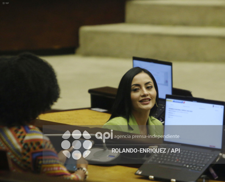PLENO ASAMBLEA CAMISETAS ECUADOR