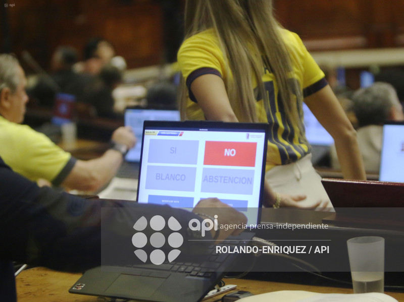 PLENO ASAMBLEA CAMISETAS ECUADOR