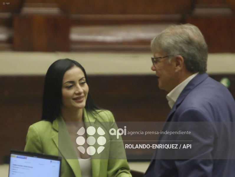 PLENO ASAMBLEA CAMISETAS ECUADOR