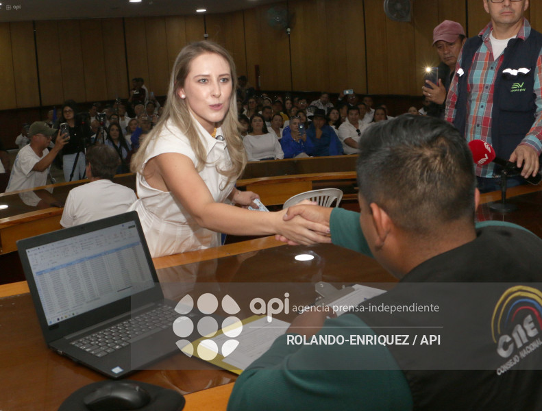 ACEPTACION CANDIDATURAS CARLA CEVALLOS Y JORGE YUNDA
