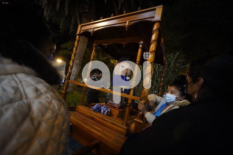UIO-PROCESION-ANDAS-PUELLARO