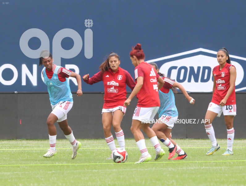 FBL FEF ECUADOR PERU FIFA AMISTOSO