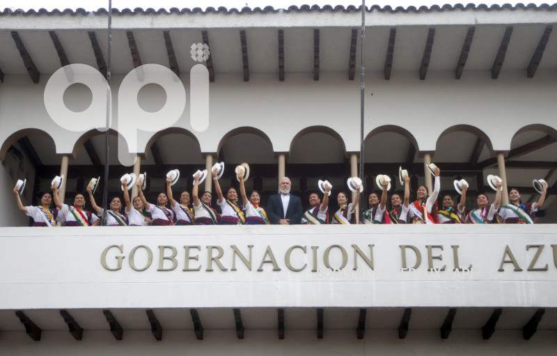 CUENCA-PRESENTACION CANDIDATAS-CHOLA CUENCANA