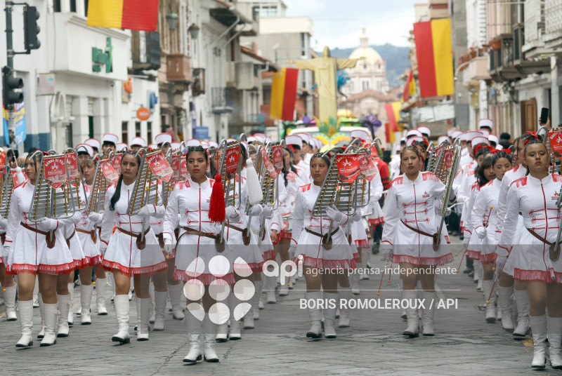 CUENCA-DESFILE ESTUDIANTIL-FUNDACION 469 AÑOS