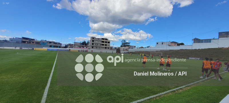 FBL COPA ECUADOR VINO TINTO VS ORENSE