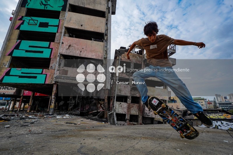 GYE-MULTICOMERCIO SKATE PARK CLANDESTINO