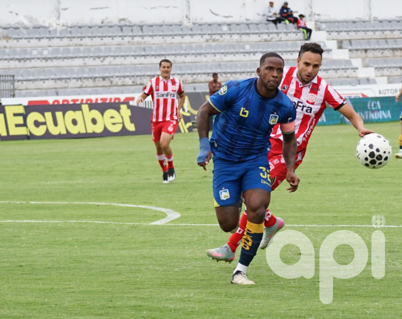 Técnico U. arrolla 4-0 a Delfín