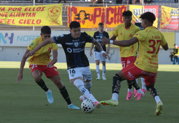 Del Valle va firme en lo alto, amplía ventaja