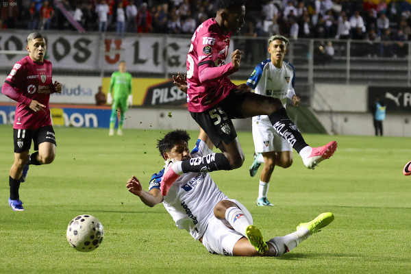IDV, efectivo 2-0 sobre Liga de Quito