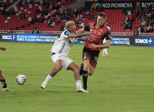 Liga con un triste 1-1 con Deportivo Cuenca