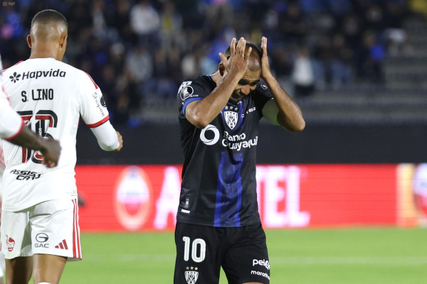 Flamengo rasca un empate 1-1 y elimina a IDV