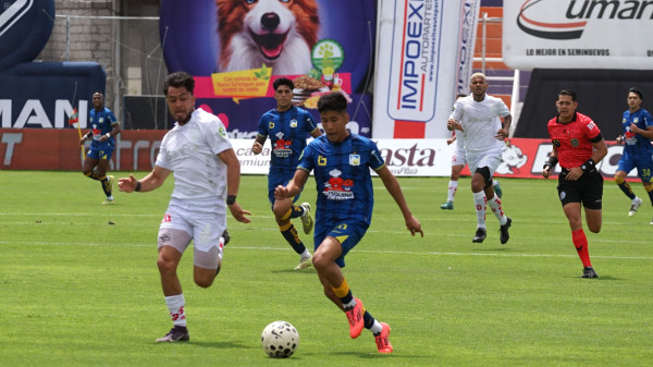 Rodillo suma poco y Cetáceo sobrevive