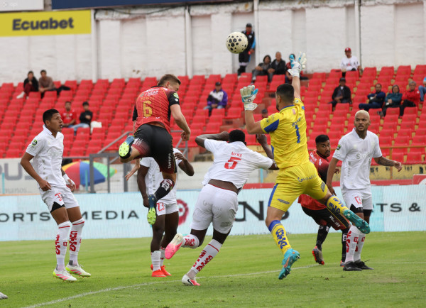 Descenso: Dep. Cuenca pasa 2-1 a Técnico Universitario