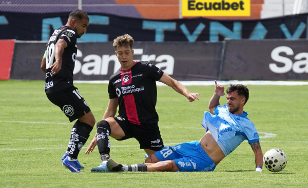 Macará frena el festejo a IDV