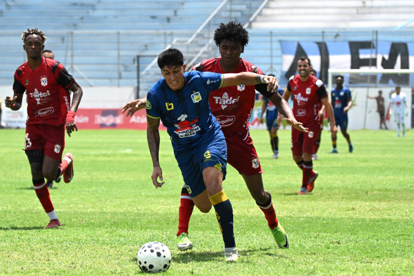 Delfin se sacude 4-2 sobre Manta