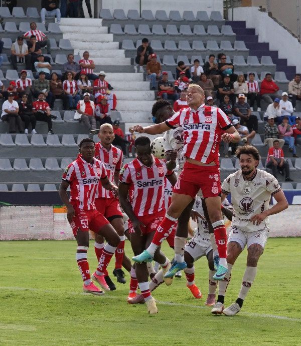 Técnico U. despierta y golpea 3-0 a Mushuc Runa