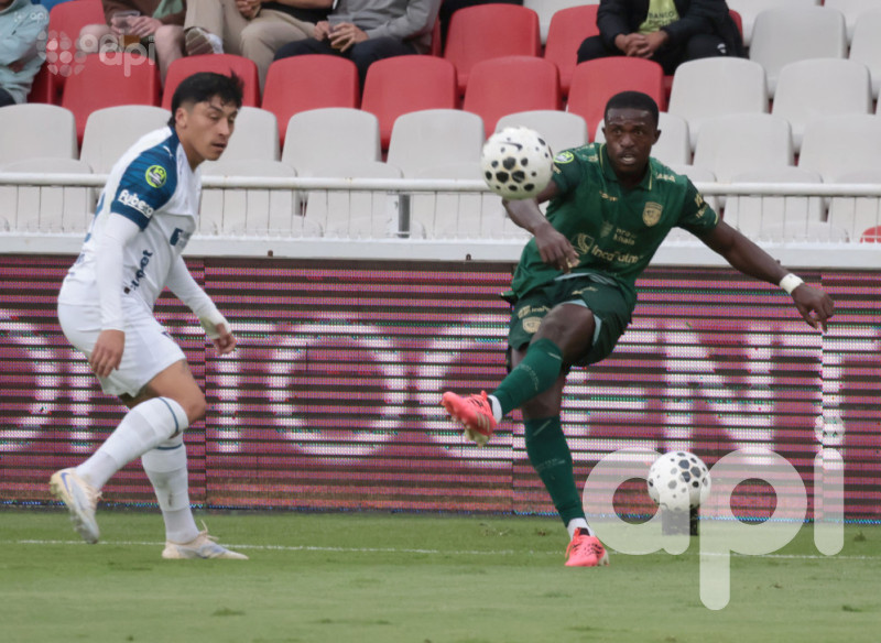 Liga regresa con goleada de 3-0 sobre Orense