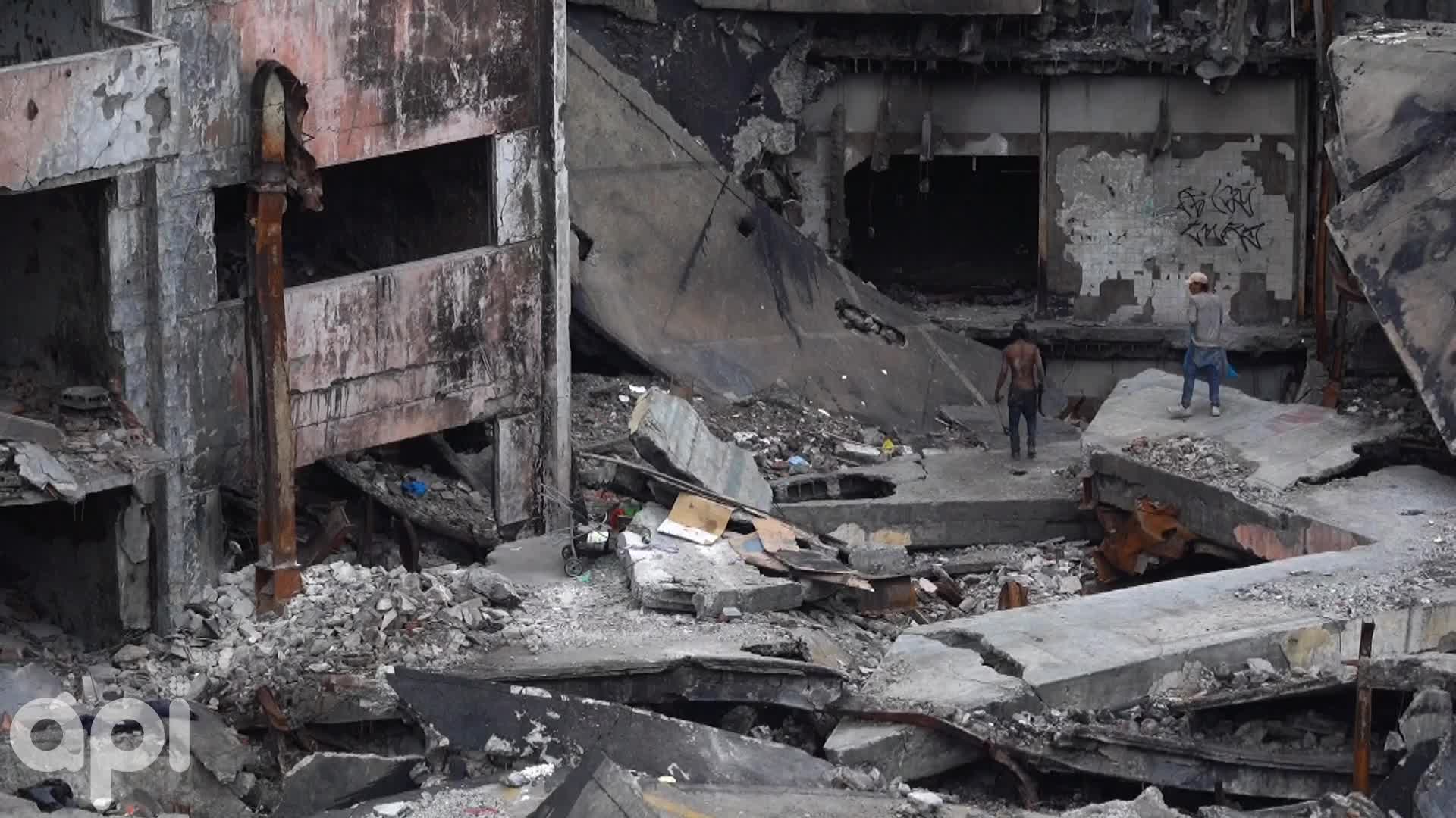 GYE-MULTICOMERCIO PELIGRO CONSTANTE (video)